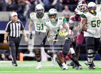 Thumbnail 3 in DeSoto vs. Summer Creek (UIL 6A D2 Football Final) photogallery.