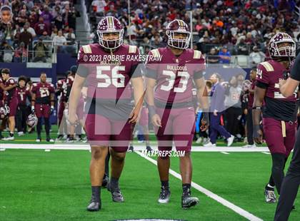 Thumbnail 2 in DeSoto vs. Summer Creek (UIL 6A D2 Football Final) photogallery.