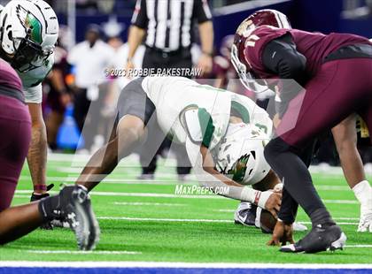Thumbnail 3 in DeSoto vs. Summer Creek (UIL 6A D2 Football Final) photogallery.