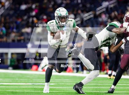 Thumbnail 2 in DeSoto vs. Summer Creek (UIL 6A D2 Football Final) photogallery.