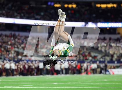 Thumbnail 2 in DeSoto vs. Summer Creek (UIL 6A D2 Football Final) photogallery.