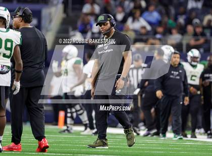 Thumbnail 3 in DeSoto vs. Summer Creek (UIL 6A D2 Football Final) photogallery.