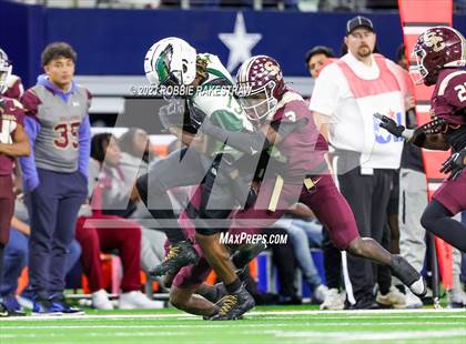 Thumbnail 2 in DeSoto vs. Summer Creek (UIL 6A D2 Football Final) photogallery.