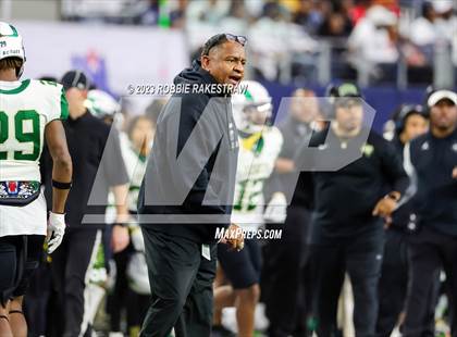 Thumbnail 2 in DeSoto vs. Summer Creek (UIL 6A D2 Football Final) photogallery.
