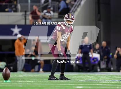 Thumbnail 3 in DeSoto vs. Summer Creek (UIL 6A D2 Football Final) photogallery.