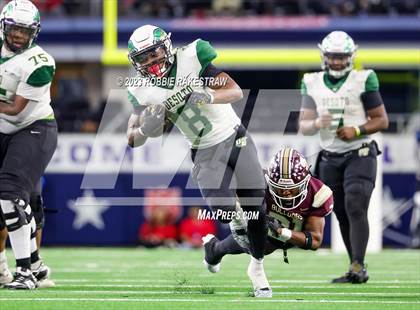 Thumbnail 2 in DeSoto vs. Summer Creek (UIL 6A D2 Football Final) photogallery.