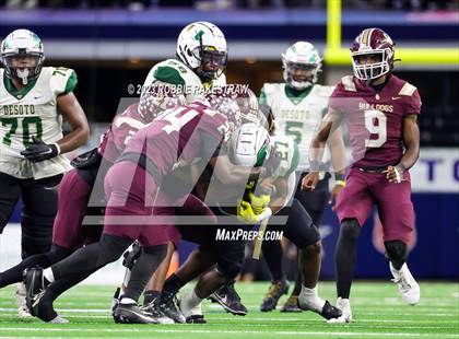 Thumbnail 3 in DeSoto vs. Summer Creek (UIL 6A D2 Football Final) photogallery.