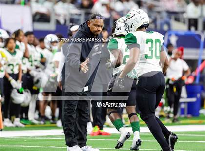 Thumbnail 3 in DeSoto vs. Summer Creek (UIL 6A D2 Football Final) photogallery.