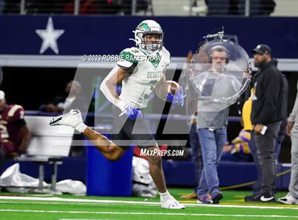 Thumbnail 1 in DeSoto vs. Summer Creek (UIL 6A D2 Football Final) photogallery.