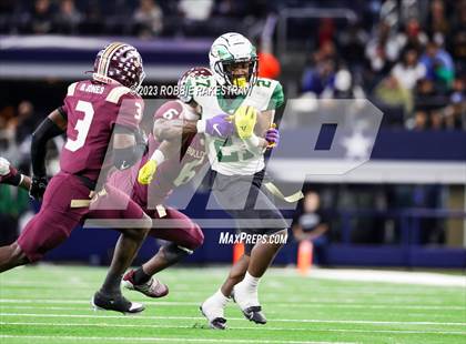Thumbnail 1 in DeSoto vs. Summer Creek (UIL 6A D2 Football Final) photogallery.