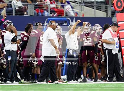 Thumbnail 3 in DeSoto vs. Summer Creek (UIL 6A D2 Football Final) photogallery.