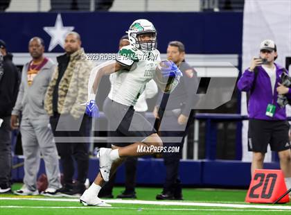 Thumbnail 2 in DeSoto vs. Summer Creek (UIL 6A D2 Football Final) photogallery.