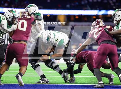 Thumbnail 3 in DeSoto vs. Summer Creek (UIL 6A D2 Football Final) photogallery.