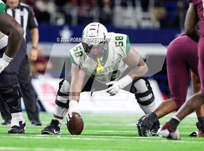 Thumbnail 2 in DeSoto vs. Summer Creek (UIL 6A D2 Football Final) photogallery.