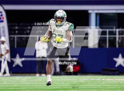 Thumbnail 1 in DeSoto vs. Summer Creek (UIL 6A D2 Football Final) photogallery.