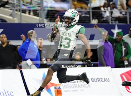 Thumbnail 1 in DeSoto vs. Summer Creek (UIL 6A D2 Football Final) photogallery.