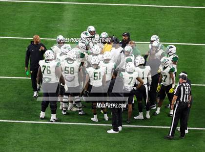 Thumbnail 2 in DeSoto vs. Summer Creek (UIL 6A D2 Football Final) photogallery.