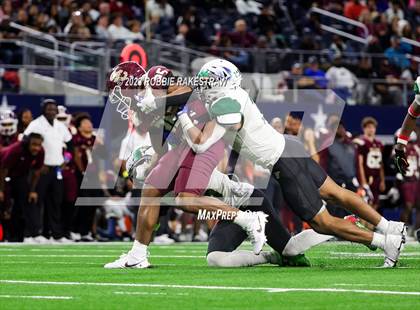 Thumbnail 2 in DeSoto vs. Summer Creek (UIL 6A D2 Football Final) photogallery.