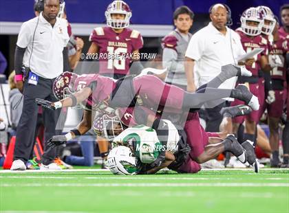 Thumbnail 3 in DeSoto vs. Summer Creek (UIL 6A D2 Football Final) photogallery.