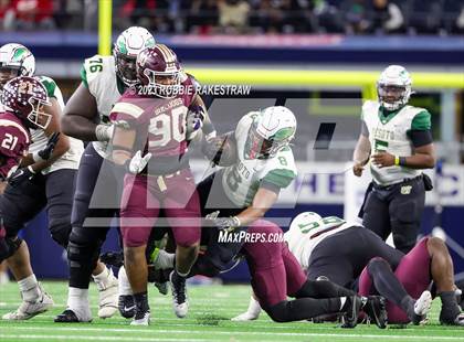 Thumbnail 2 in DeSoto vs. Summer Creek (UIL 6A D2 Football Final) photogallery.