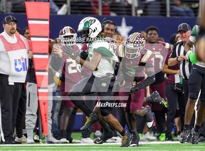 Thumbnail 1 in DeSoto vs. Summer Creek (UIL 6A D2 Football Final) photogallery.
