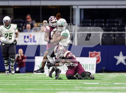 Thumbnail 3 in DeSoto vs. Summer Creek (UIL 6A D2 Football Final) photogallery.