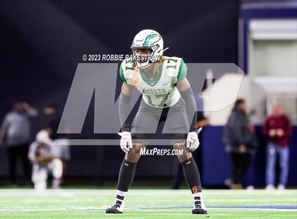 Thumbnail 3 in DeSoto vs. Summer Creek (UIL 6A D2 Football Final) photogallery.