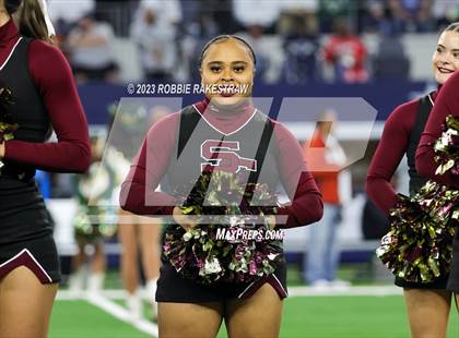 Thumbnail 1 in DeSoto vs. Summer Creek (UIL 6A D2 Football Final) photogallery.