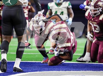 Thumbnail 1 in DeSoto vs. Summer Creek (UIL 6A D2 Football Final) photogallery.