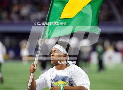 Thumbnail 3 in DeSoto vs. Summer Creek (UIL 6A D2 Football Final) photogallery.