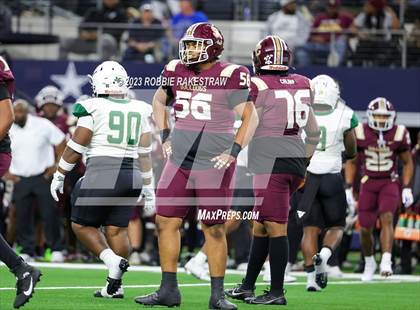 Thumbnail 2 in DeSoto vs. Summer Creek (UIL 6A D2 Football Final) photogallery.