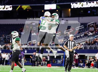 Thumbnail 2 in DeSoto vs. Summer Creek (UIL 6A D2 Football Final) photogallery.