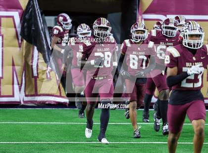 Thumbnail 3 in DeSoto vs. Summer Creek (UIL 6A D2 Football Final) photogallery.