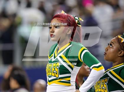 Thumbnail 1 in DeSoto vs. Summer Creek (UIL 6A D2 Football Final) photogallery.