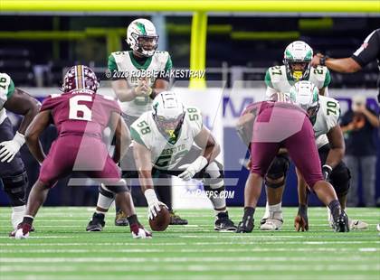 Thumbnail 2 in DeSoto vs. Summer Creek (UIL 6A D2 Football Final) photogallery.