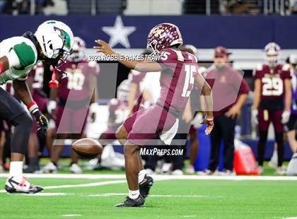 Thumbnail 2 in DeSoto vs. Summer Creek (UIL 6A D2 Football Final) photogallery.