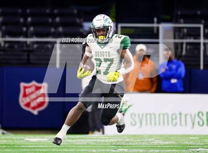 Thumbnail 2 in DeSoto vs. Summer Creek (UIL 6A D2 Football Final) photogallery.