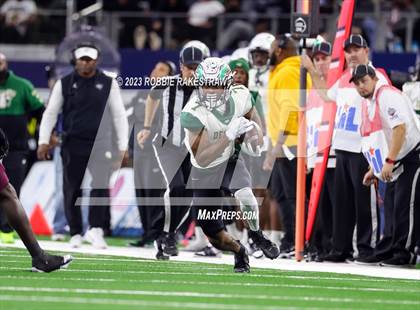 Thumbnail 2 in DeSoto vs. Summer Creek (UIL 6A D2 Football Final) photogallery.
