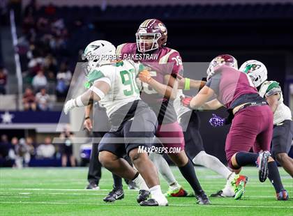 Thumbnail 3 in DeSoto vs. Summer Creek (UIL 6A D2 Football Final) photogallery.