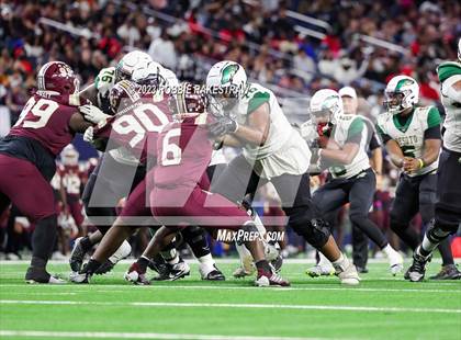 Thumbnail 3 in DeSoto vs. Summer Creek (UIL 6A D2 Football Final) photogallery.