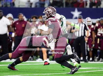 Thumbnail 1 in DeSoto vs. Summer Creek (UIL 6A D2 Football Final) photogallery.