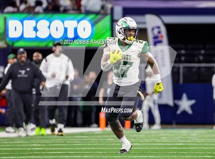 Thumbnail 2 in DeSoto vs. Summer Creek (UIL 6A D2 Football Final) photogallery.