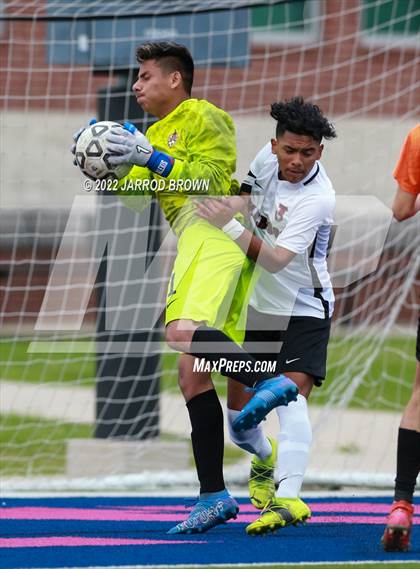 Thumbnail 3 in Scarborough vs Jasper (UIL 4A Area Playoff) photogallery.