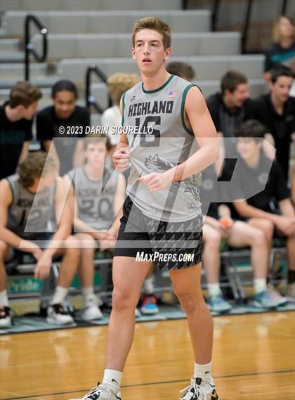 Thumbnail 1 in Chandler @ Highland (AIA 6A Quarterfinals) photogallery.