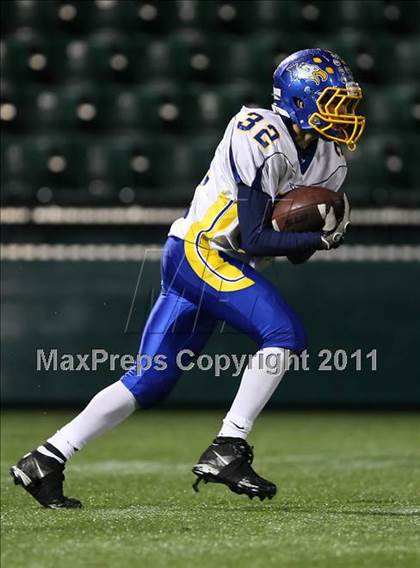 Thumbnail 1 in Irondequoit vs. Rush-Henrietta (Section 5 Class AA State Qualifier) photogallery.