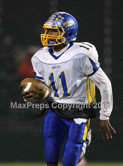 Thumbnail 1 in Irondequoit vs. Rush-Henrietta (Section 5 Class AA State Qualifier) photogallery.