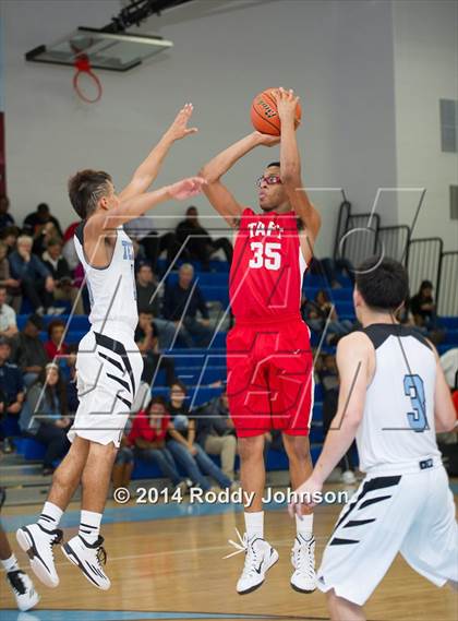 Thumbnail 3 in Sam Rayburn vs. Taft San Antonio (McDonald's Texas Invitational) photogallery.