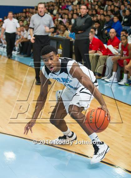 Thumbnail 1 in Sam Rayburn vs. Taft San Antonio (McDonald's Texas Invitational) photogallery.