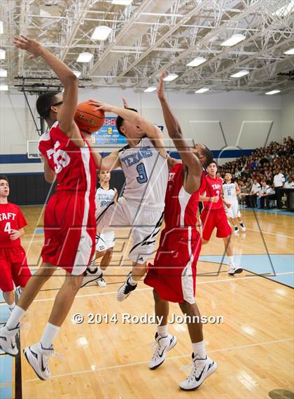 Thumbnail 2 in Sam Rayburn vs. Taft San Antonio (McDonald's Texas Invitational) photogallery.