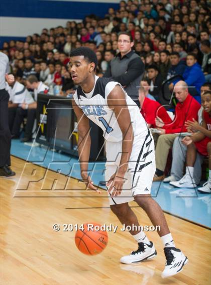 Thumbnail 3 in Sam Rayburn vs. Taft San Antonio (McDonald's Texas Invitational) photogallery.
